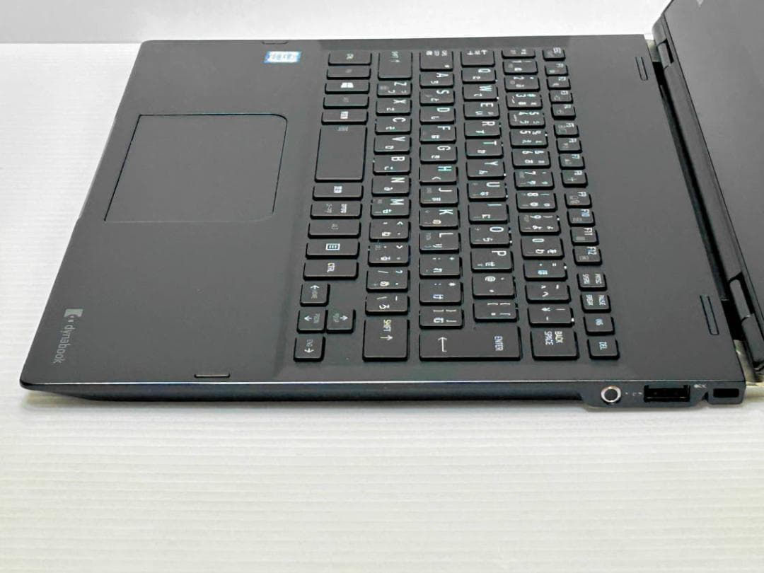 m*.様 第8世代i5 dynabook VC72/DR SSD256 12.5