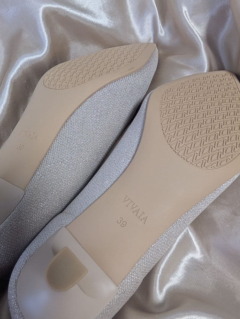 【新品】VIVAIA [Scarlett] ポインテッドトゥ キトゥン パンプス