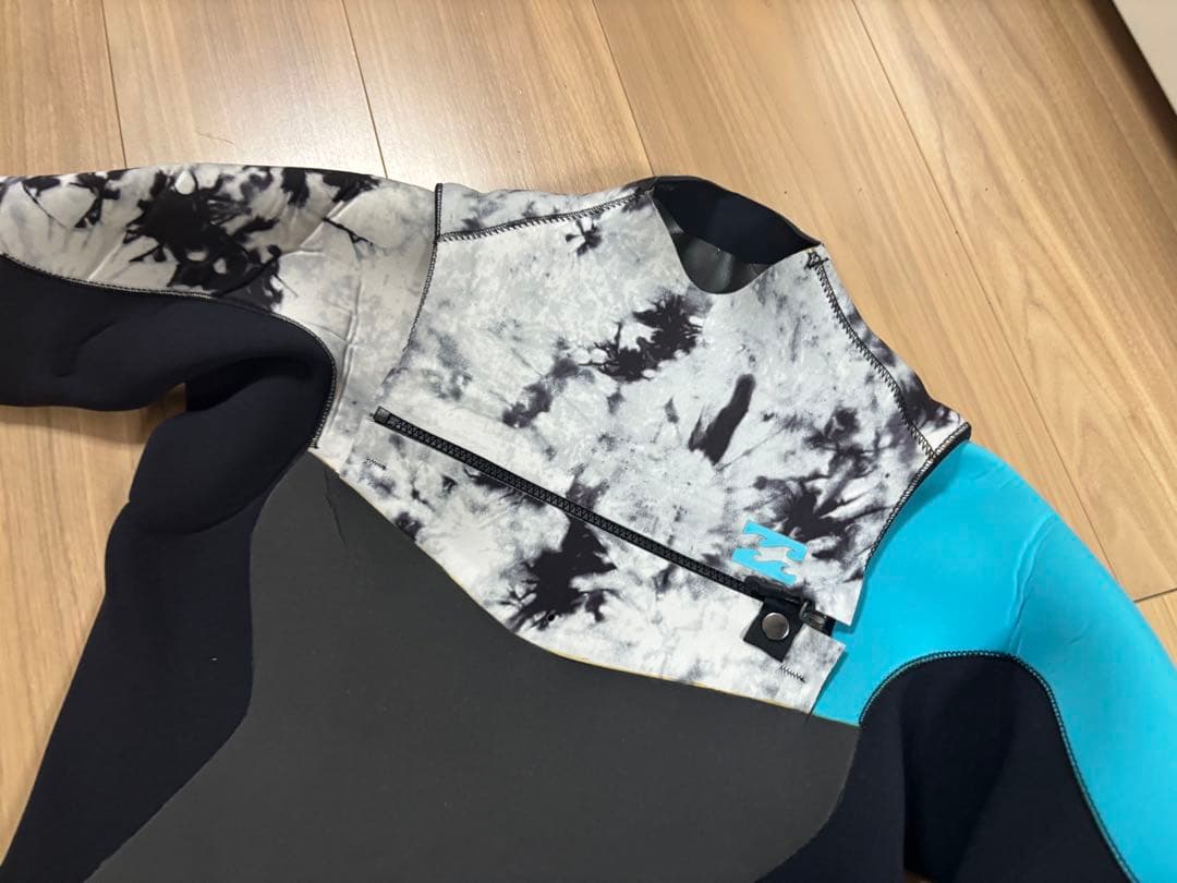 ★美品・日本製★お洒落　ビラボン　セミドライ　ウエットスーツ　サーフィン