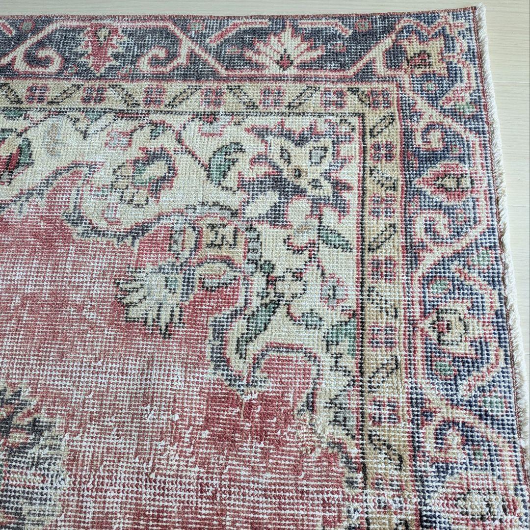 101×200 擦れた赤メダリオン　トルコヴィンテージラグ