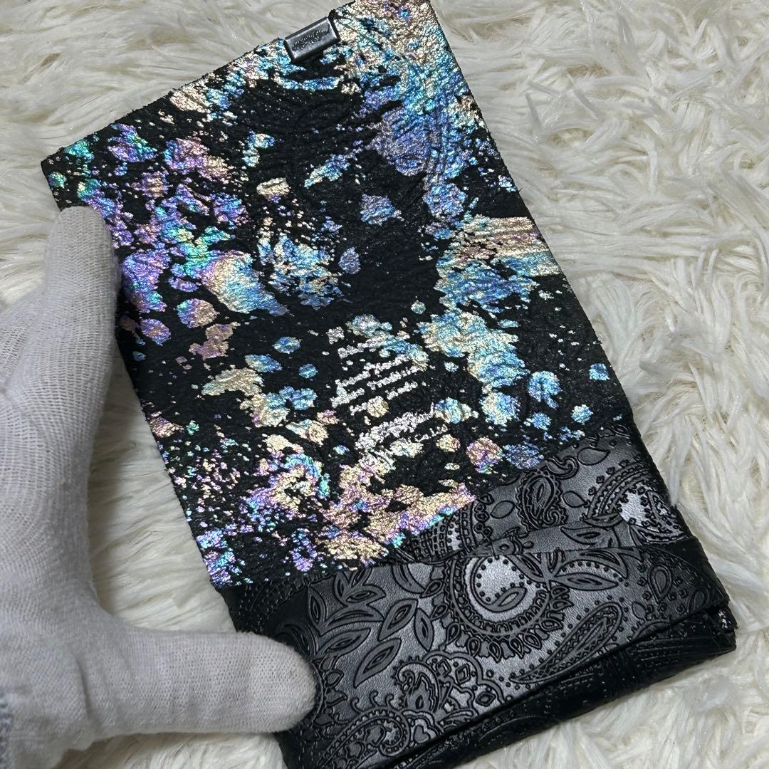 [極美品] 所作 ショサ 三つ折り財布 黒 ペイズリー柄 マルチカラー 高級感