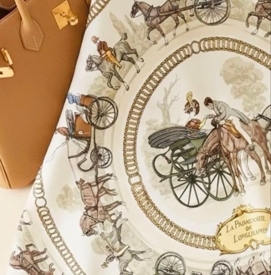 正規品　HERMES エルメス カレ90ロンシャンの散歩 白×ゴールド スカーフ
