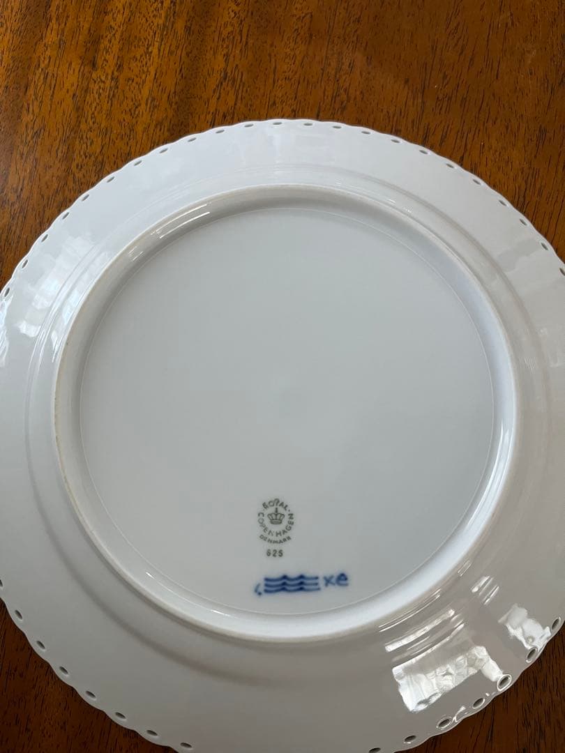 美品　ロイヤルコペンハーゲンブルーフルーテッドフルレース25cmプレート