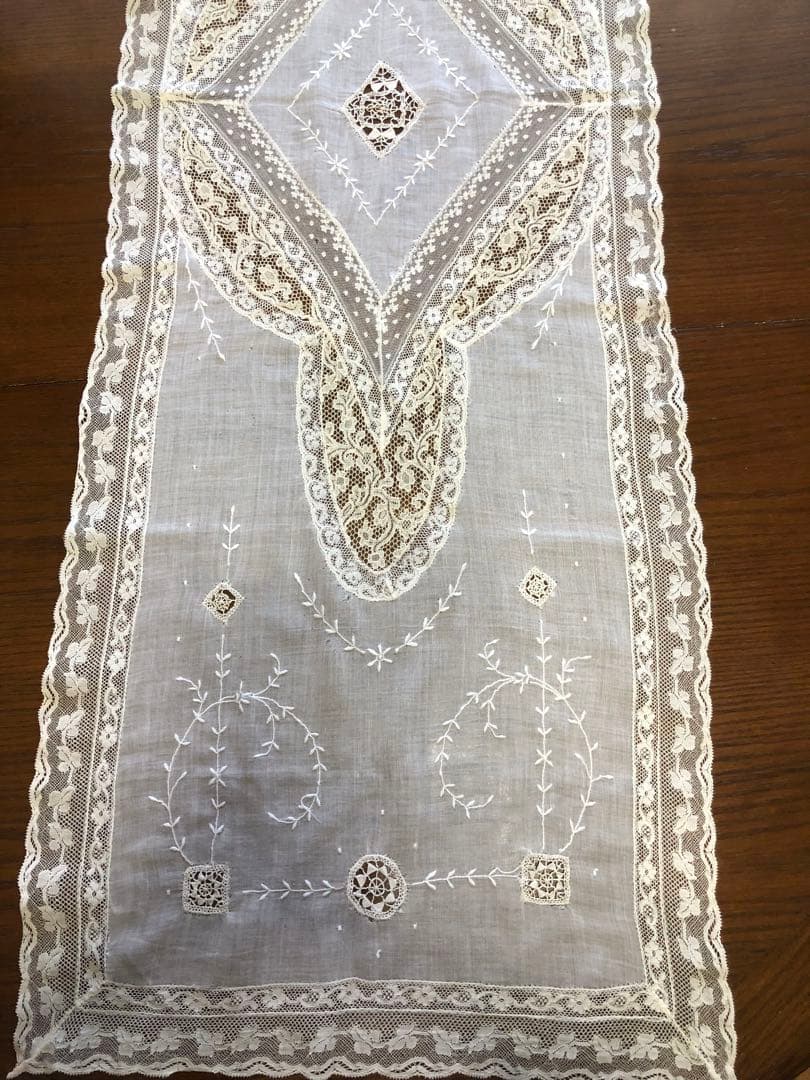フランスアンティーク、ノルマンディーレース、テーブルランナー