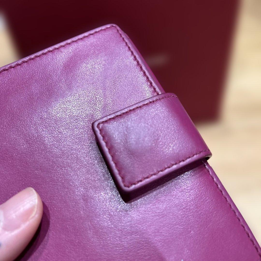 フェラガモ／二つ折り財布