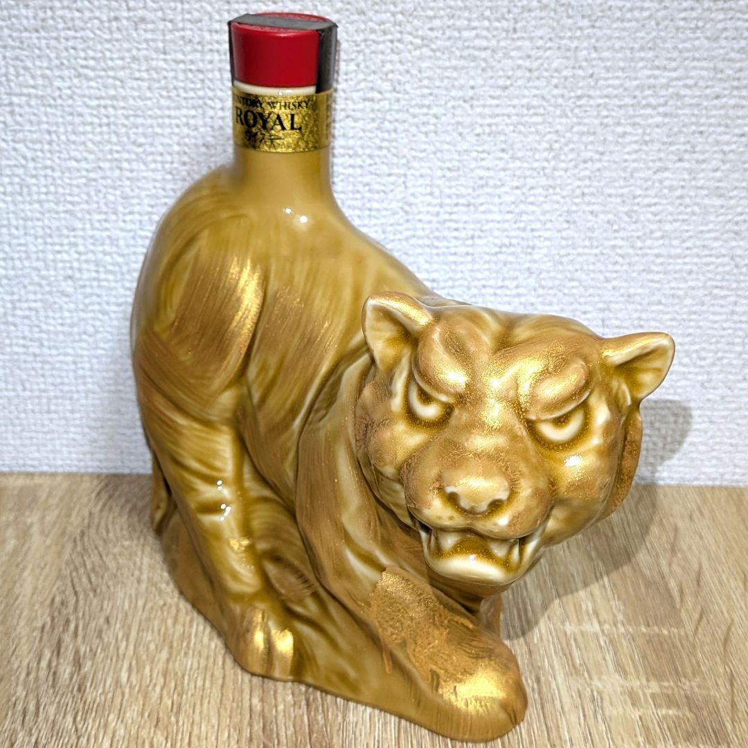 サントリーローヤル　干支　寅歳　2022年　600ml 43%　未開栓　箱有り