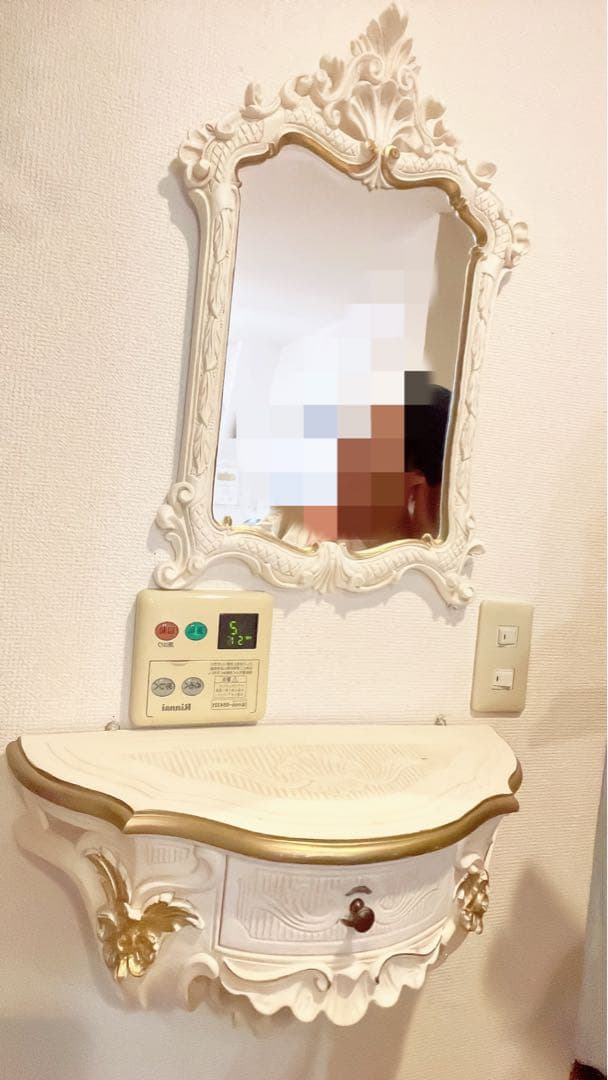お姫様ミラー　フレームはアイボリー