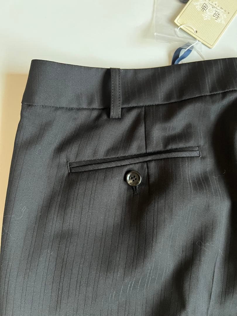 【新品】KUMIKYOKU パンツスーツ ブラックストライプ サイズ8（19号）