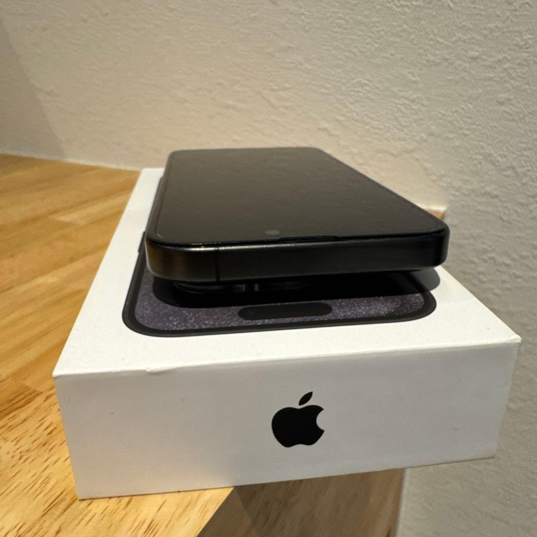 美品Apple iPhone 15 Pro 256GB バッテリー最大容量92％