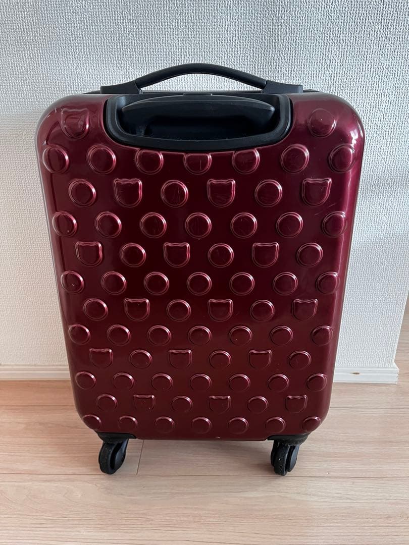 ツモリチサト　キャリーケース　猫エンボス　えんじ色