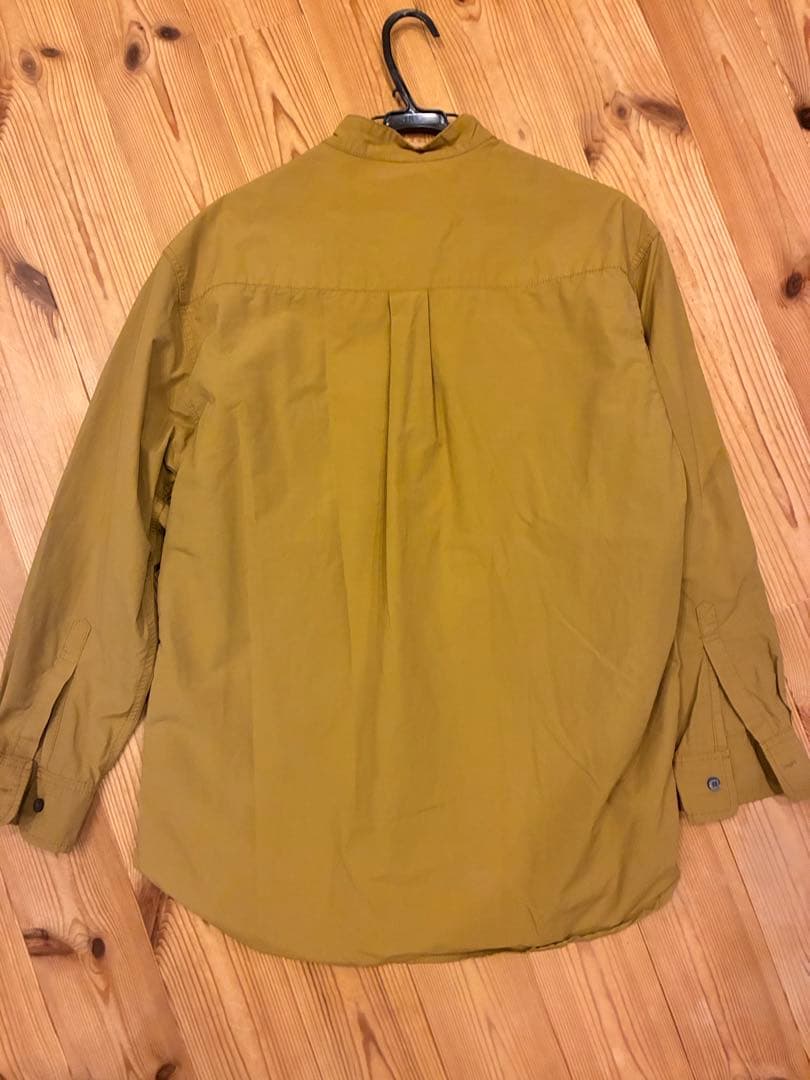 美品　アンドワンダー　 and wander ノーカラー　シャツ　キャメル　3