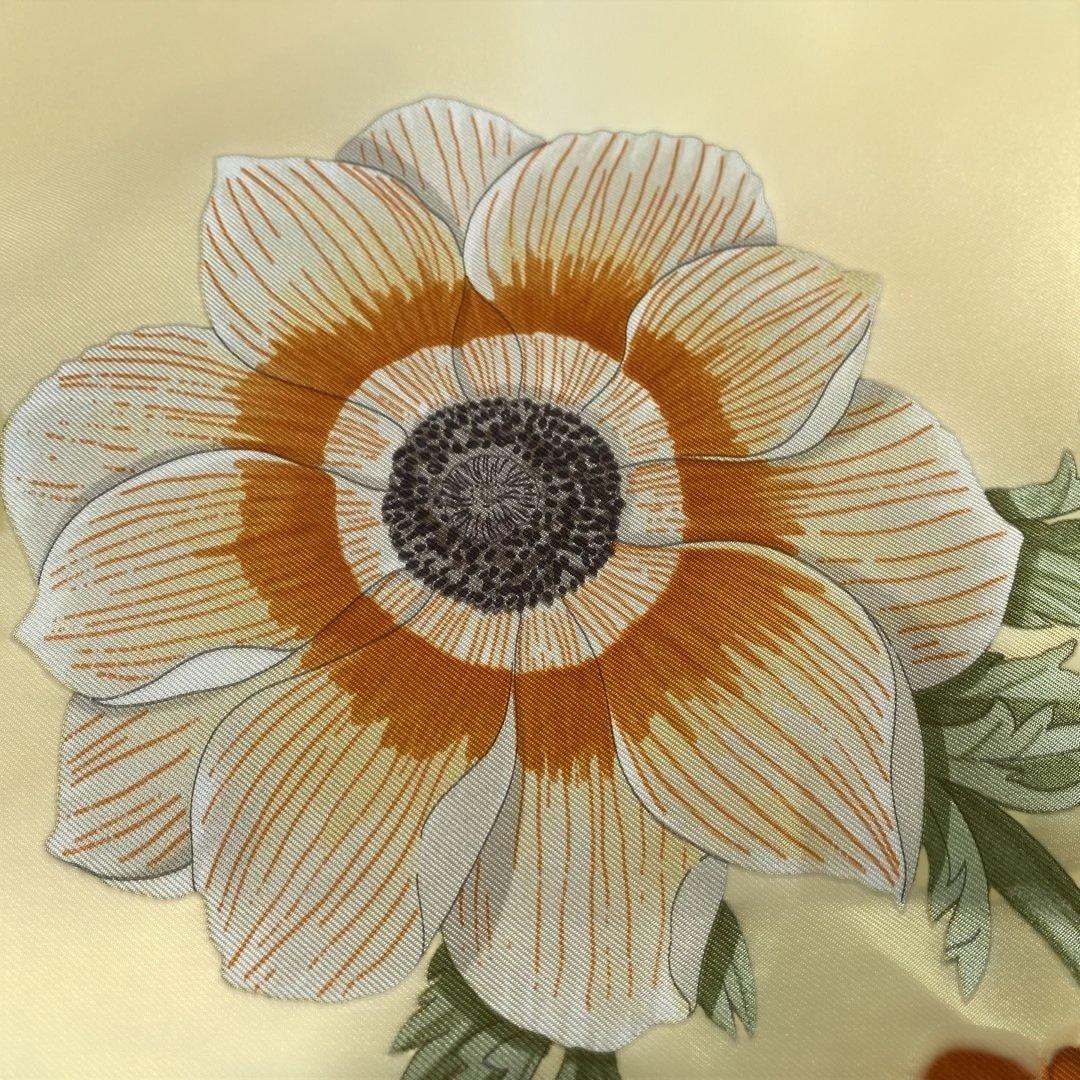 Salvatore Ferragamo 花柄シルクスカーフ 90cmx90cm