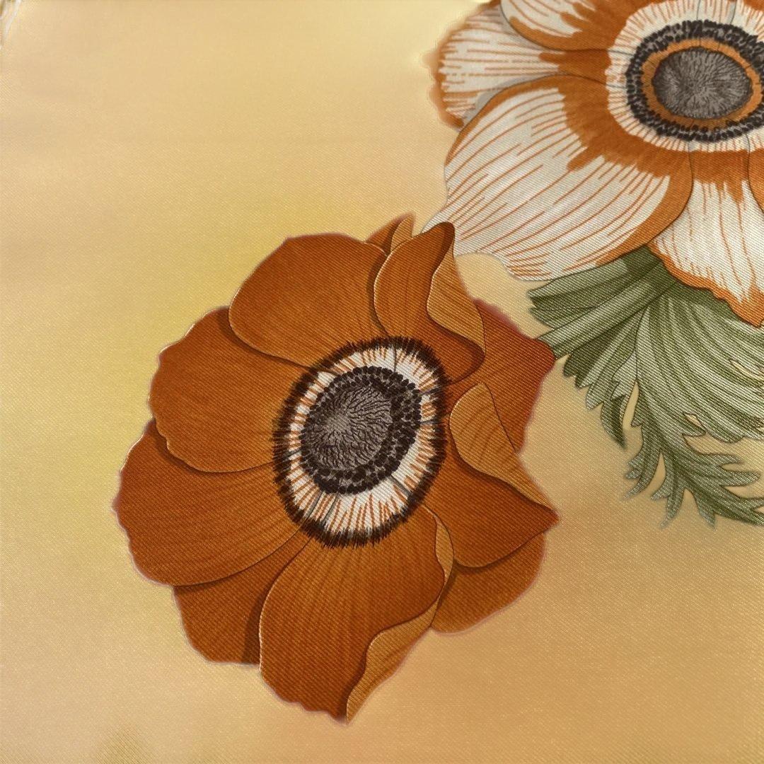 Salvatore Ferragamo 花柄シルクスカーフ 90cmx90cm