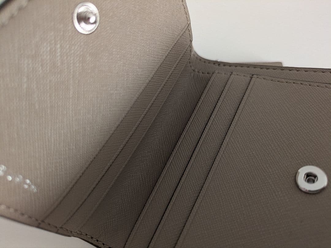 《新品・未使用》TORY BURCHトリーバーチ　財布　 2つ折り財布