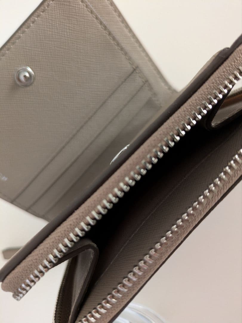 《新品・未使用》TORY BURCHトリーバーチ　財布　 2つ折り財布