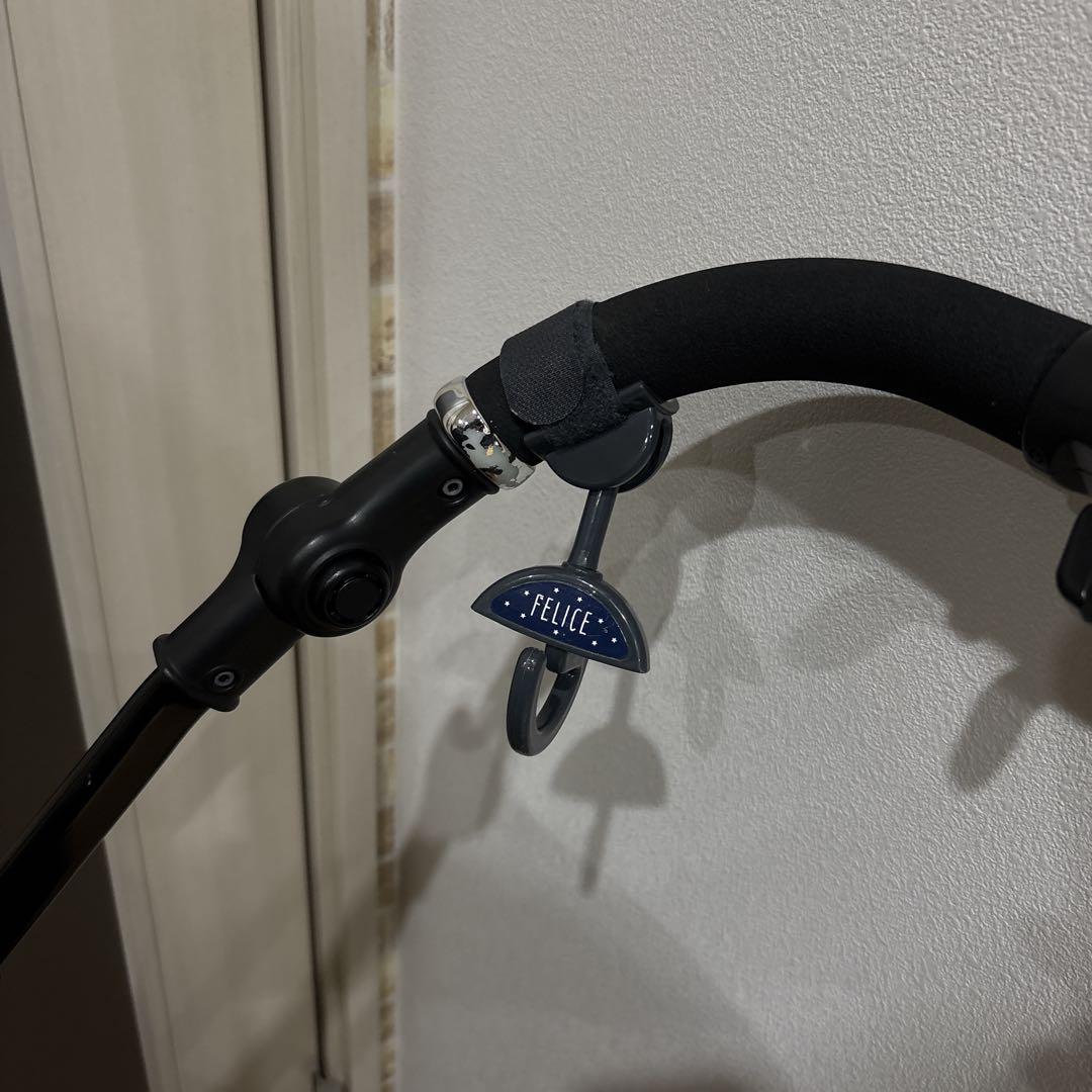 Combi ベビーカー　メチャカルハンディ　オート4キャス　コンパクト