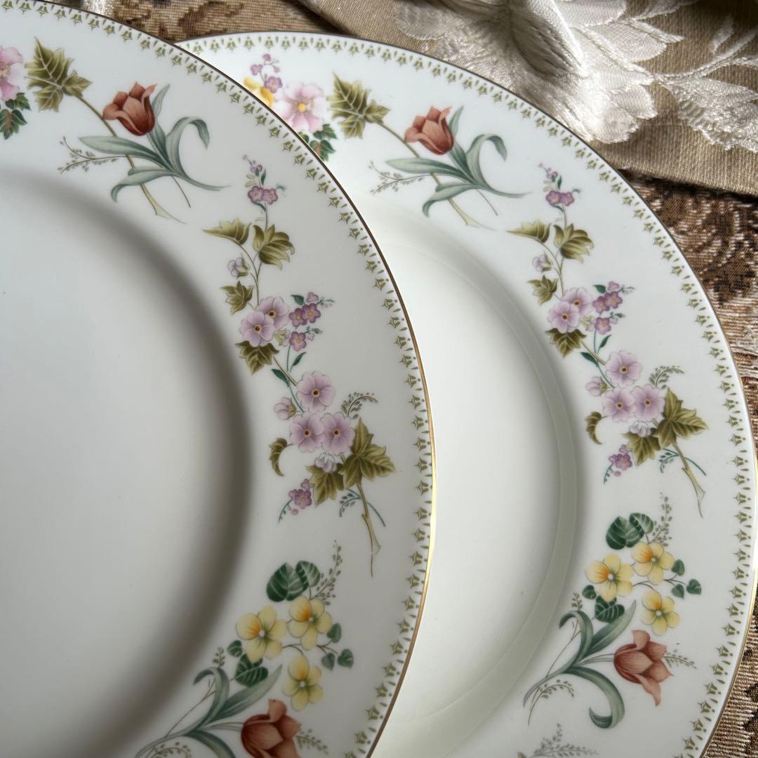英国製  mirabelle 可憐なお花と金彩のプレート大