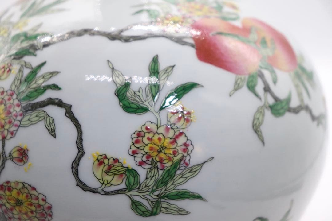 中国　粉彩　桃紋瓶　送料込み260118