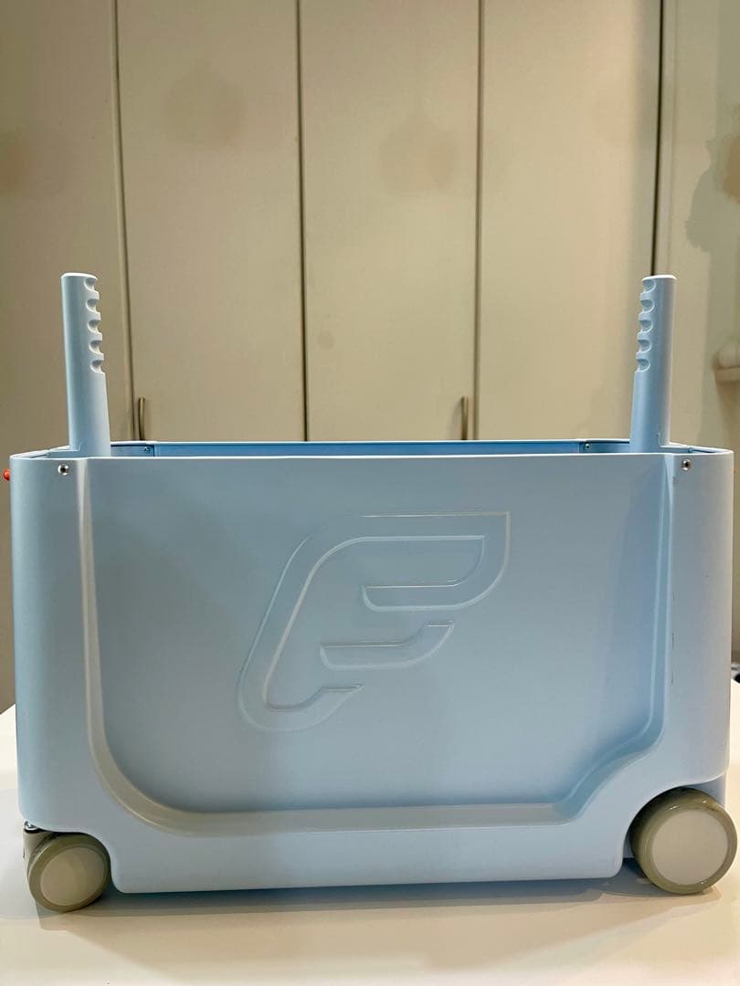 美品　ストッケ ジェットキッズ 乗れるトランク キッズトランク 持ち運びベッド