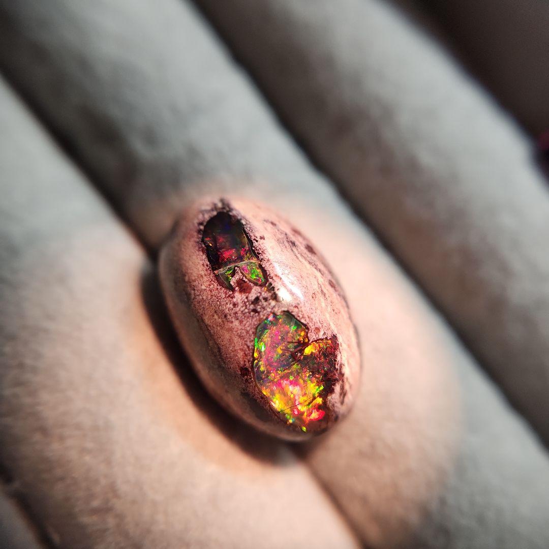 バチバチ天然 ボルダーオパール 10.392ct