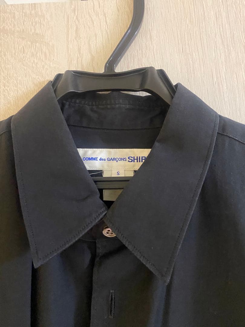 激安　COMME des GARÇONS SHIRT 黒シャツ Sサイズ