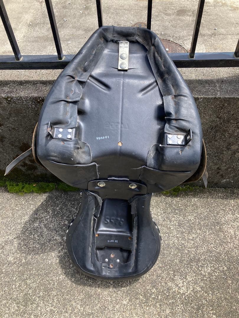 ハーレーヘリテイジクラシック　エボリューション　純正シート