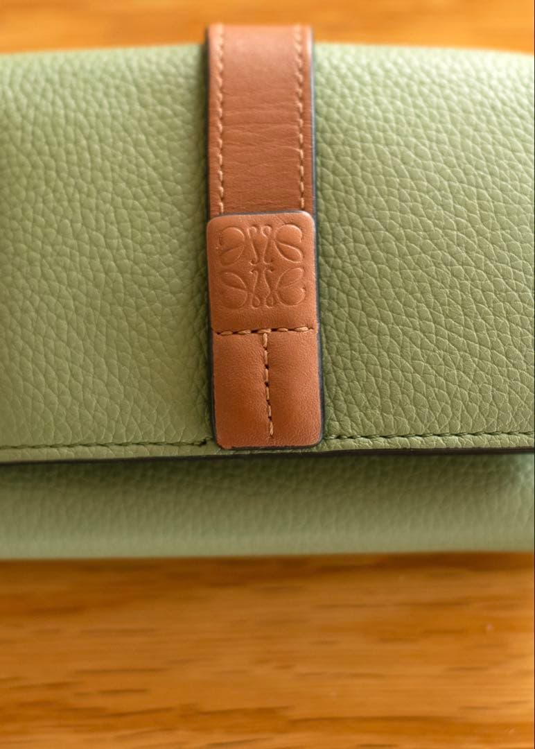 な*な様 【LOEWE】美品　三つ折り財布