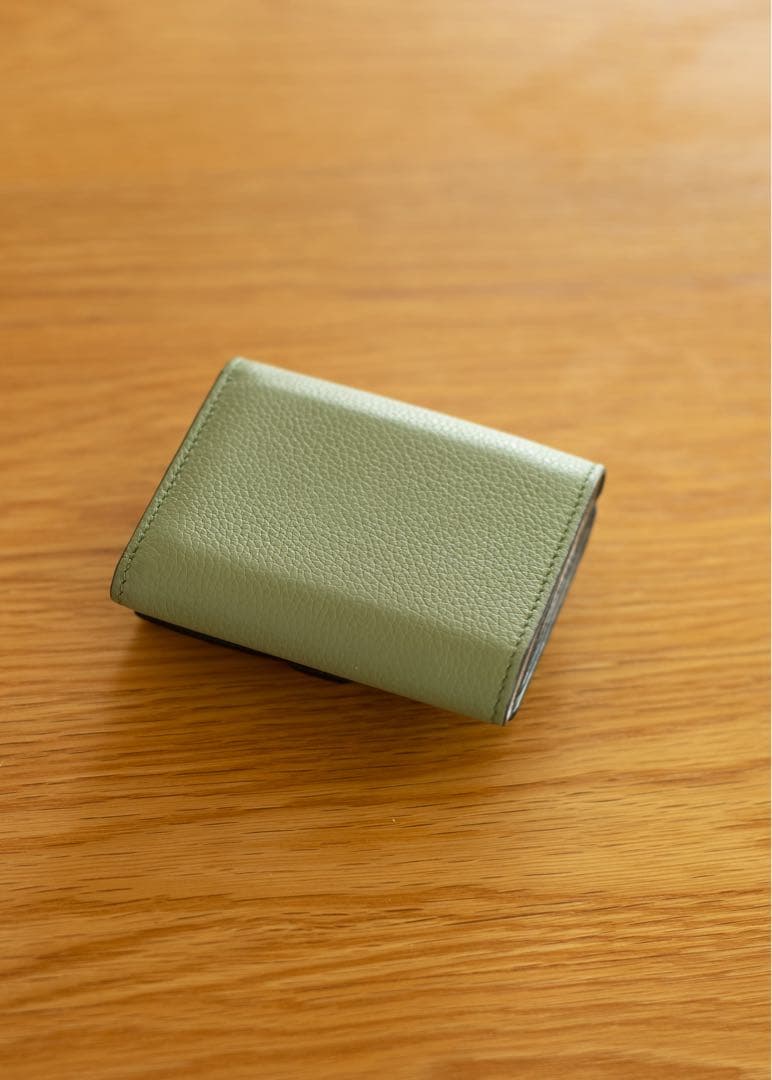 な*な様 【LOEWE】美品　三つ折り財布