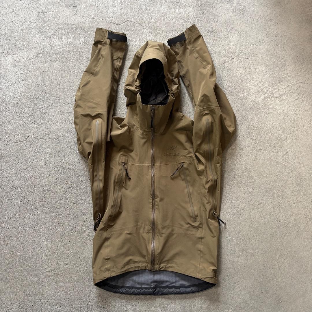 ヒ*ト様 ⭐︎レア⭐︎ arc'teryx Leaf Alpha LT アークテ