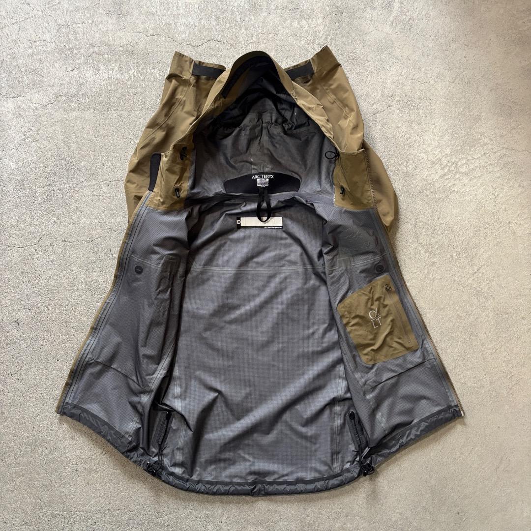 ヒ*ト様 ⭐︎レア⭐︎ arc'teryx Leaf Alpha LT アークテ