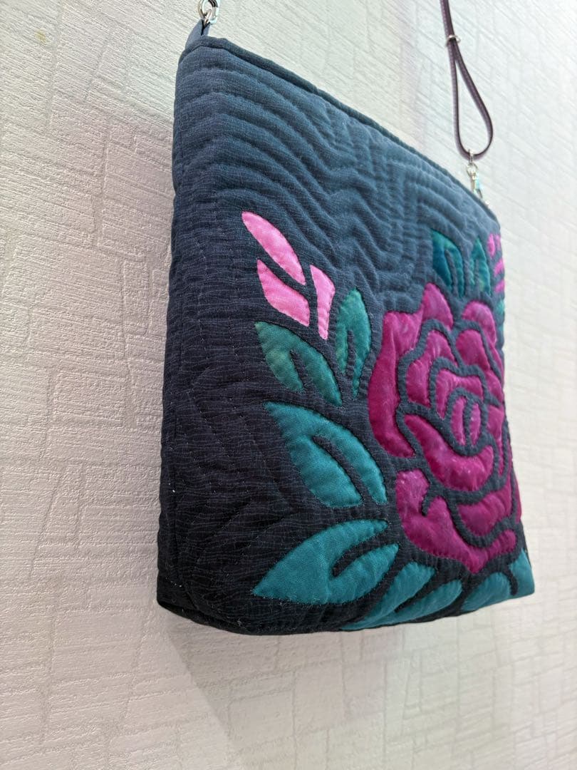 【スヌーピー】ハワイアンキルト　ショルダーバッグ　ボルドー