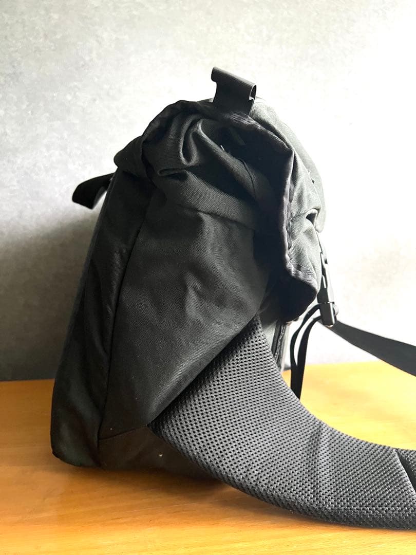 【入手困難】MYSTERY RANCH メッセンジャー　インベーダー　超美品