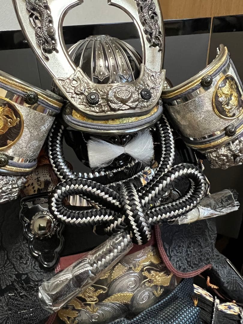 五月人形　いぶし銀昇龍鎧飾り　大和