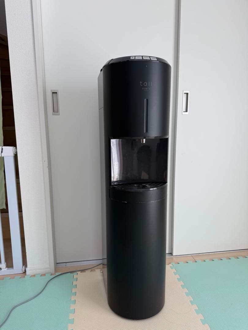 ブラック ウォーターサーバー 冷温水供給