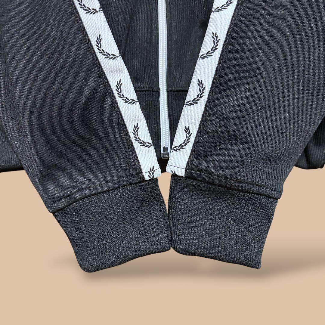 フレッドペリートラックジャケットジャージブラック黒刺繍ロゴジップアップS