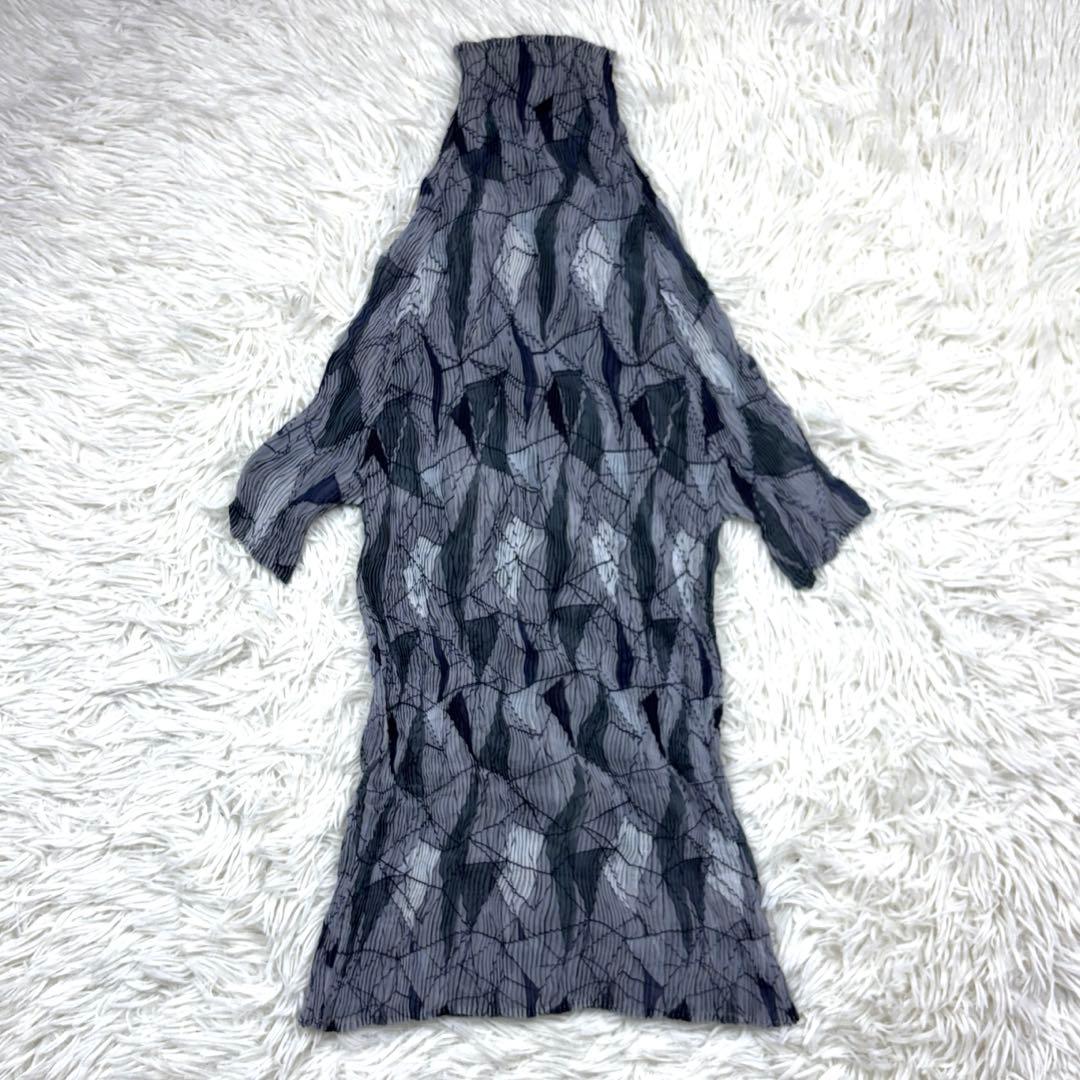 美品 イッセイミヤケ プリーツプリーズ 変形 カットソー 半袖 サイズ2 総柄