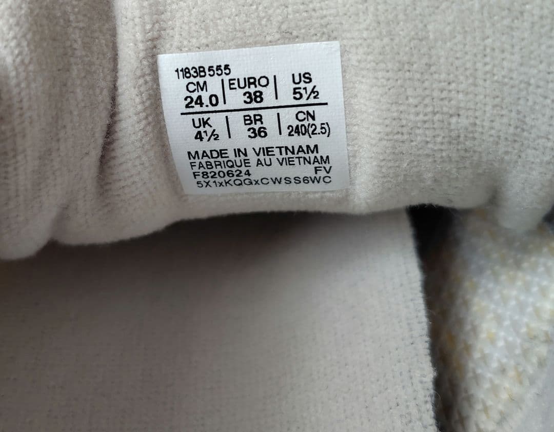 オニツカタイガー MOAGE CO モアージュ ベージュ イエロー 24cm