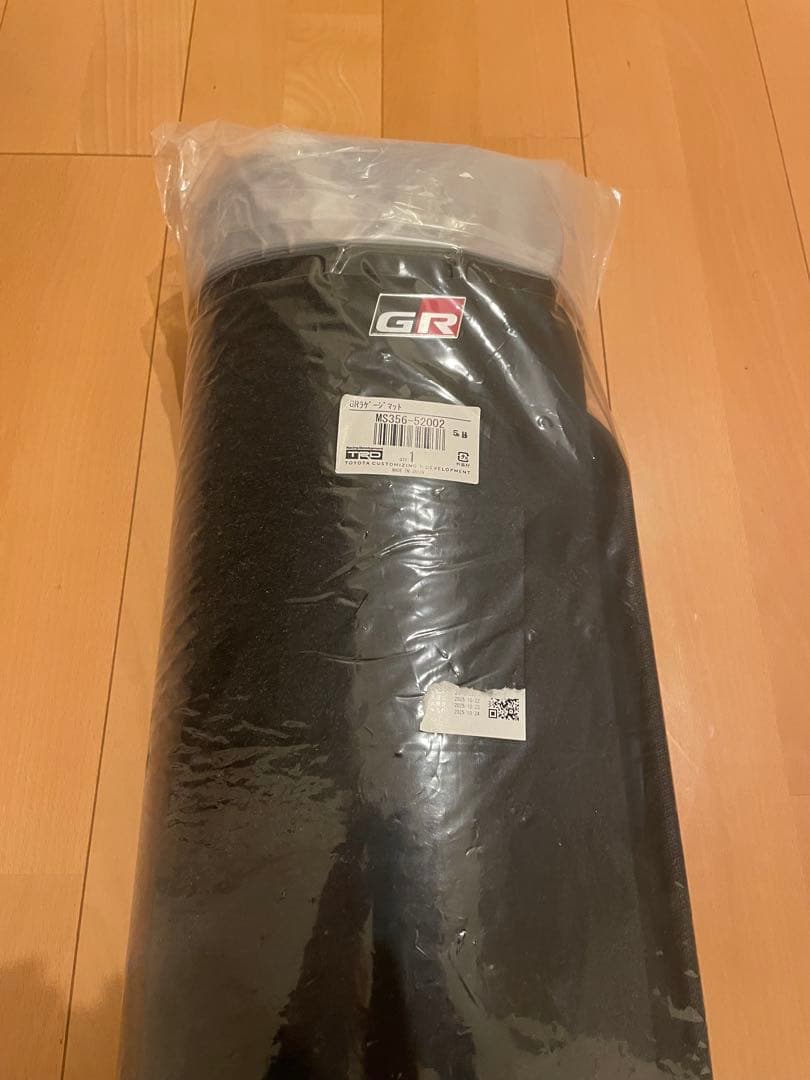 ケイ新品未使用]現行ヤリスクロス純正ディーラーオプションGRラゲージマット