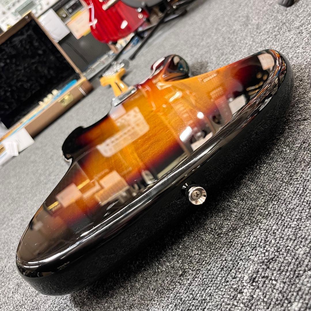 【10439】 Squier Fretless Jazz Bass