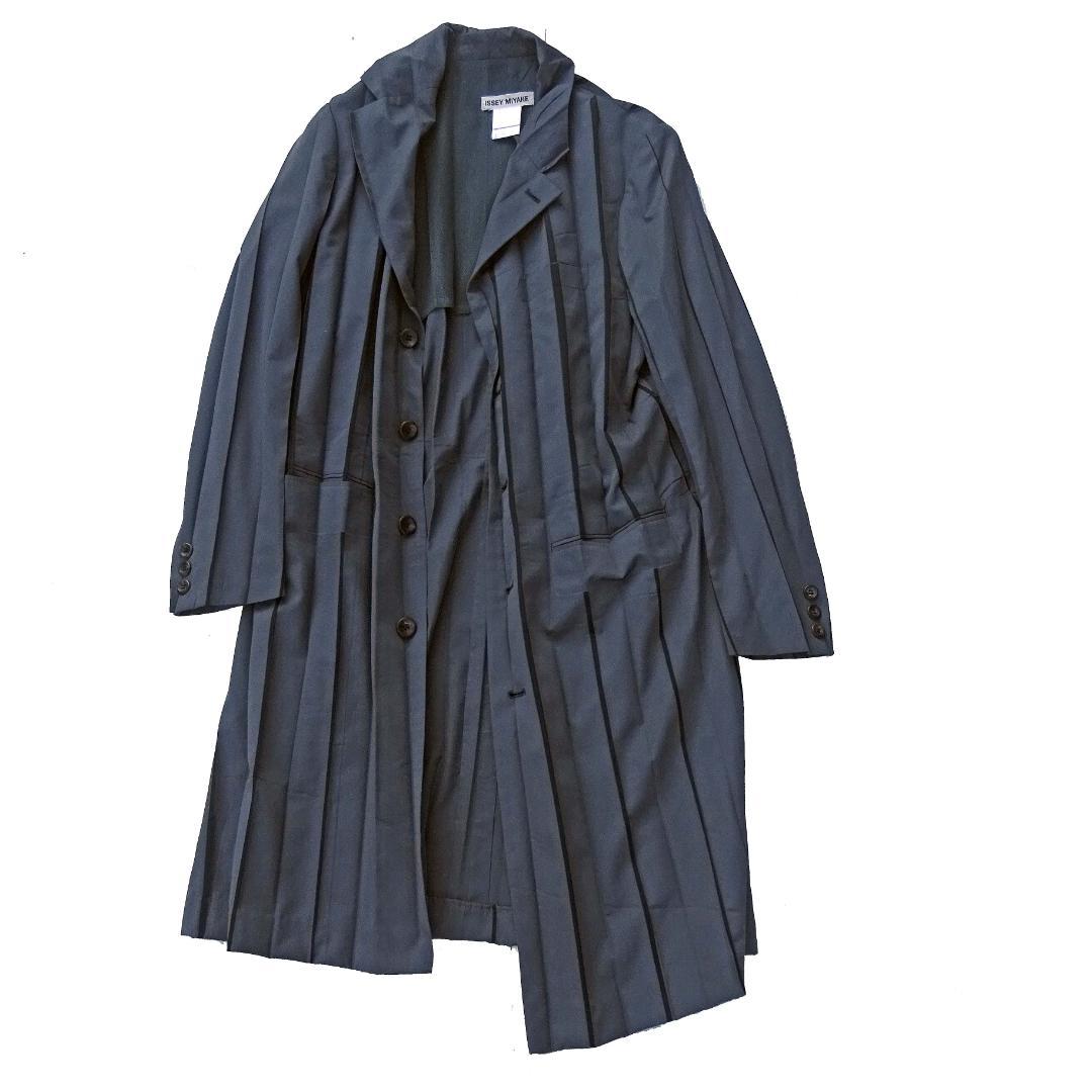 銀タグ　イッセイミヤケ　プリーツストライプロングジャケットコート グレーM
