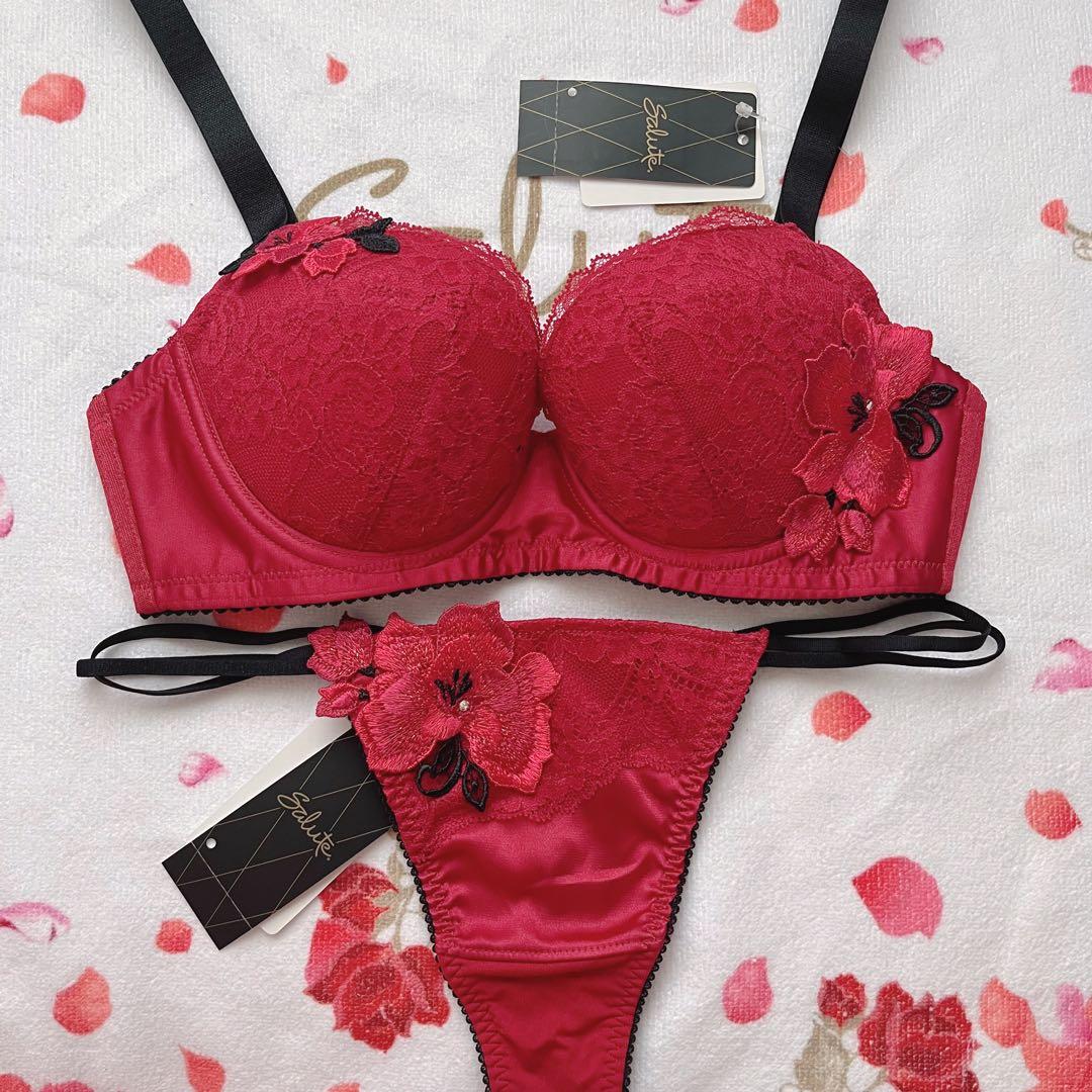 ワコール　サルート キューティーハニー　75G RE 女優Bra　ソング　M