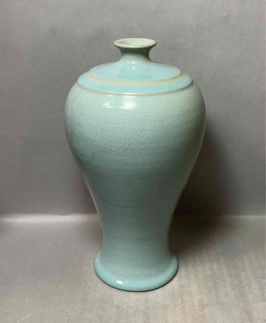 中国 肩に筋入り梅瓶