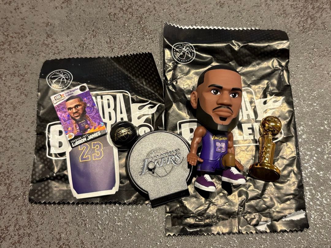 NBA Ballers フィギュア　レブロンジェームズ