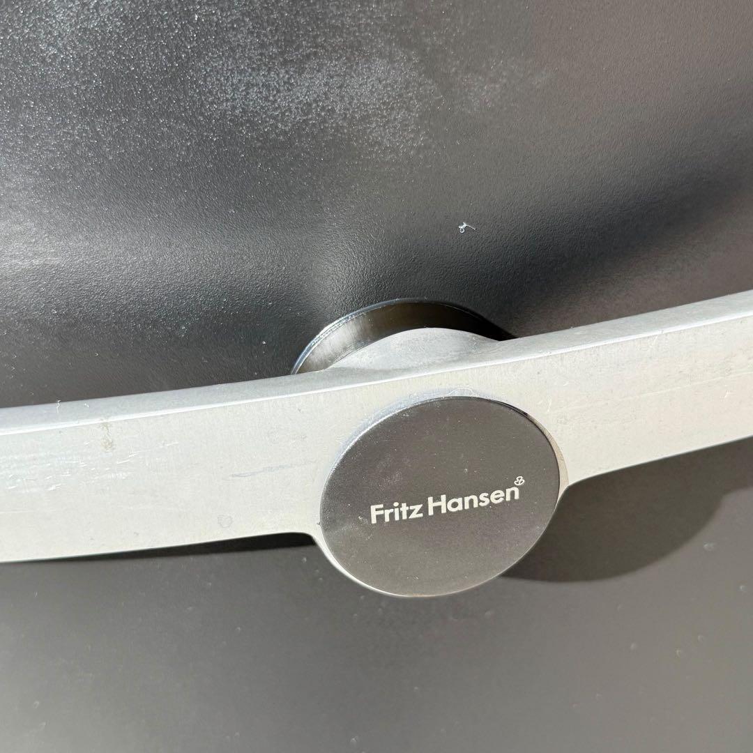 HR704 Fritz Hansen Flowフリッツハンセン　レザーチェア