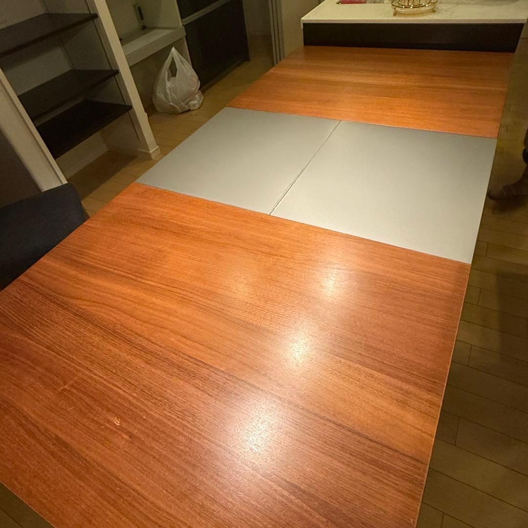 BoConcept(ボーコンセプト)ダイニングテーブル