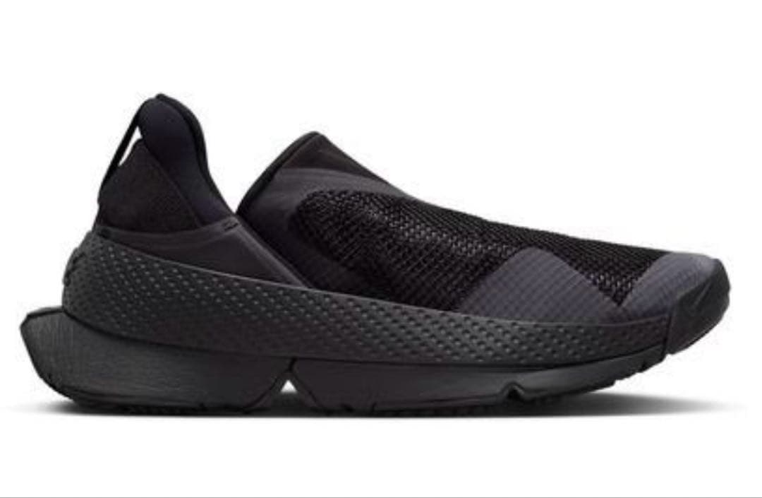 1/10迄　新品　NIKE ナイキ　ゴー　フライイーズ
