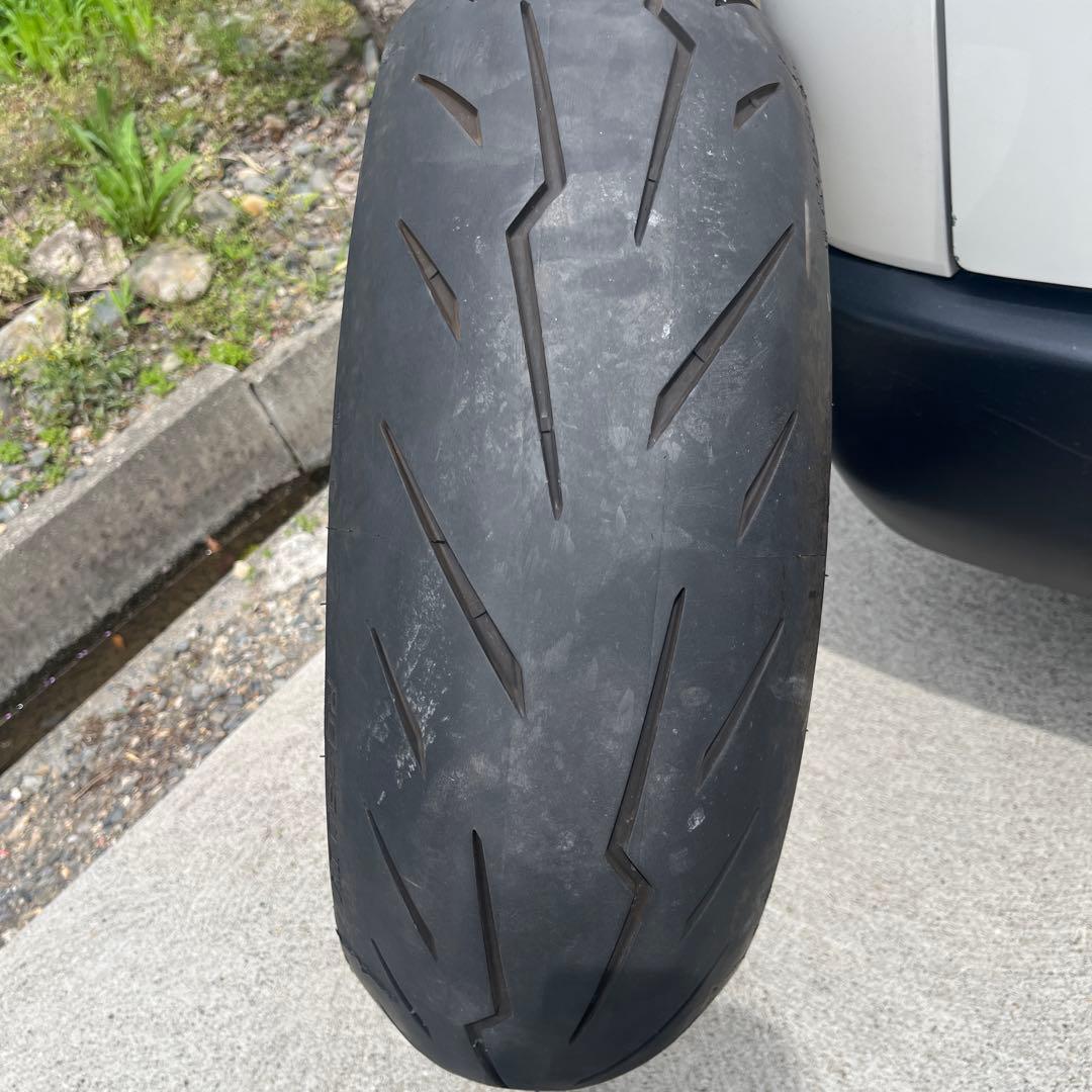 ピレリ　Diablo Rosso 4 タイヤ