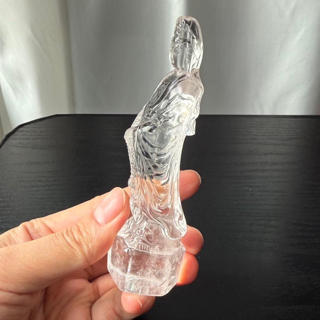 【野ばら】天然石水晶の観音様　置物　彫物NO.110608