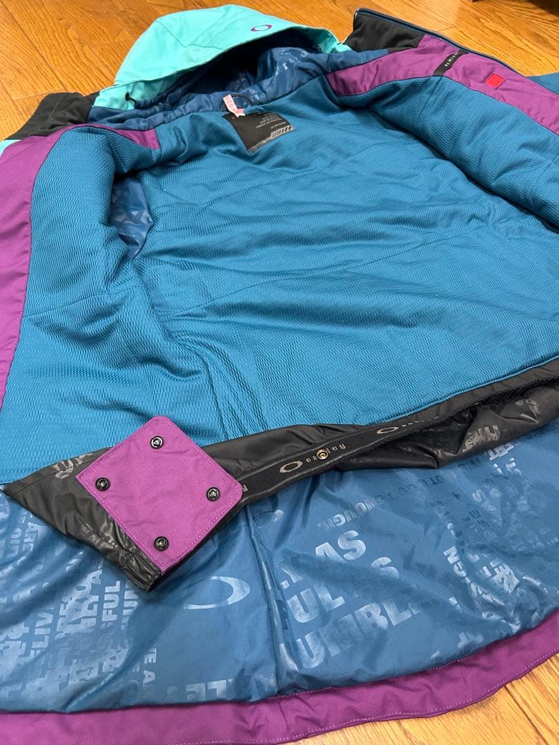極美品！！Oakley スノーボードウェア Mサイズ　上下