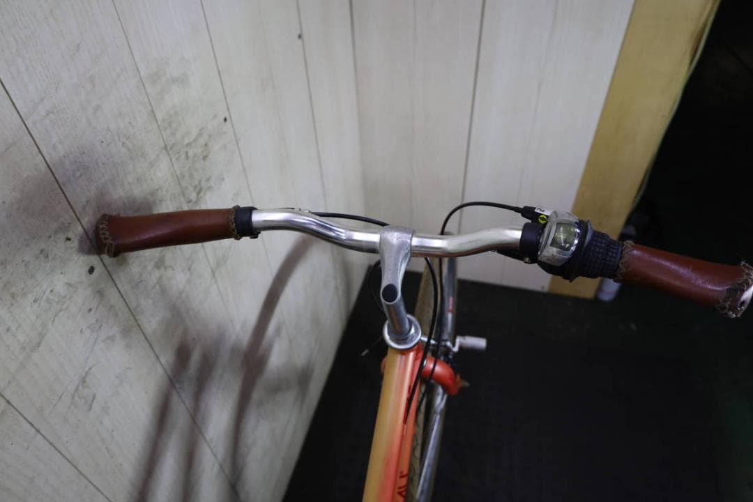 オレンジ クロスバイク アルミフレーム